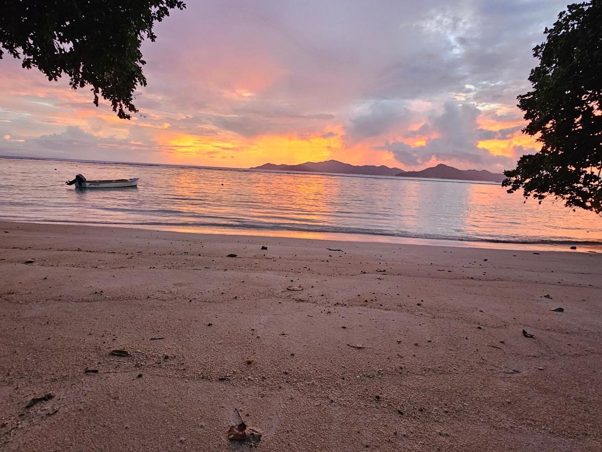 La Digue Luxury Beach & Spa Exterior foto